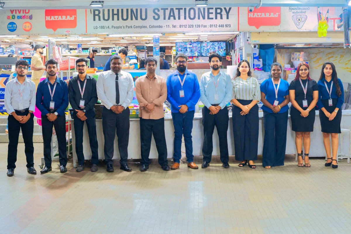 The wider Ruhunu Stationery team with Hyper Nexus Ultra